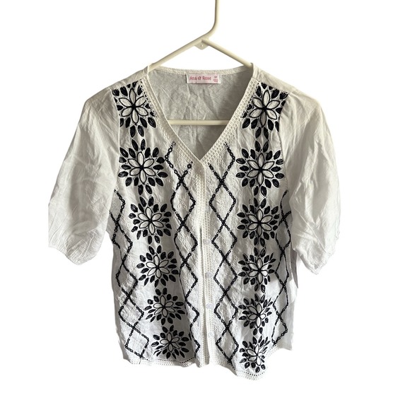 Ana‎ & Rose Embroidered Top Floral Button Down Short Sleeve White SP - Picture 1 of 6